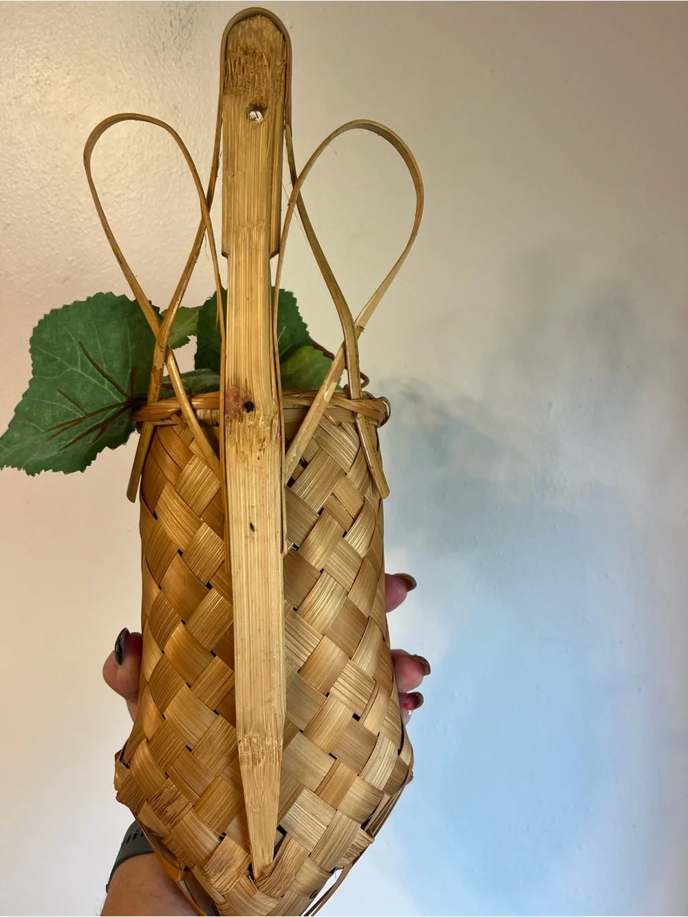 Authentic vintage jewelry Woven Wall Basket with flat back